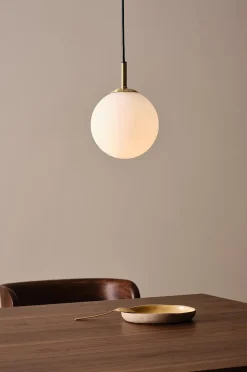 EKMAN Lampe am Fenster