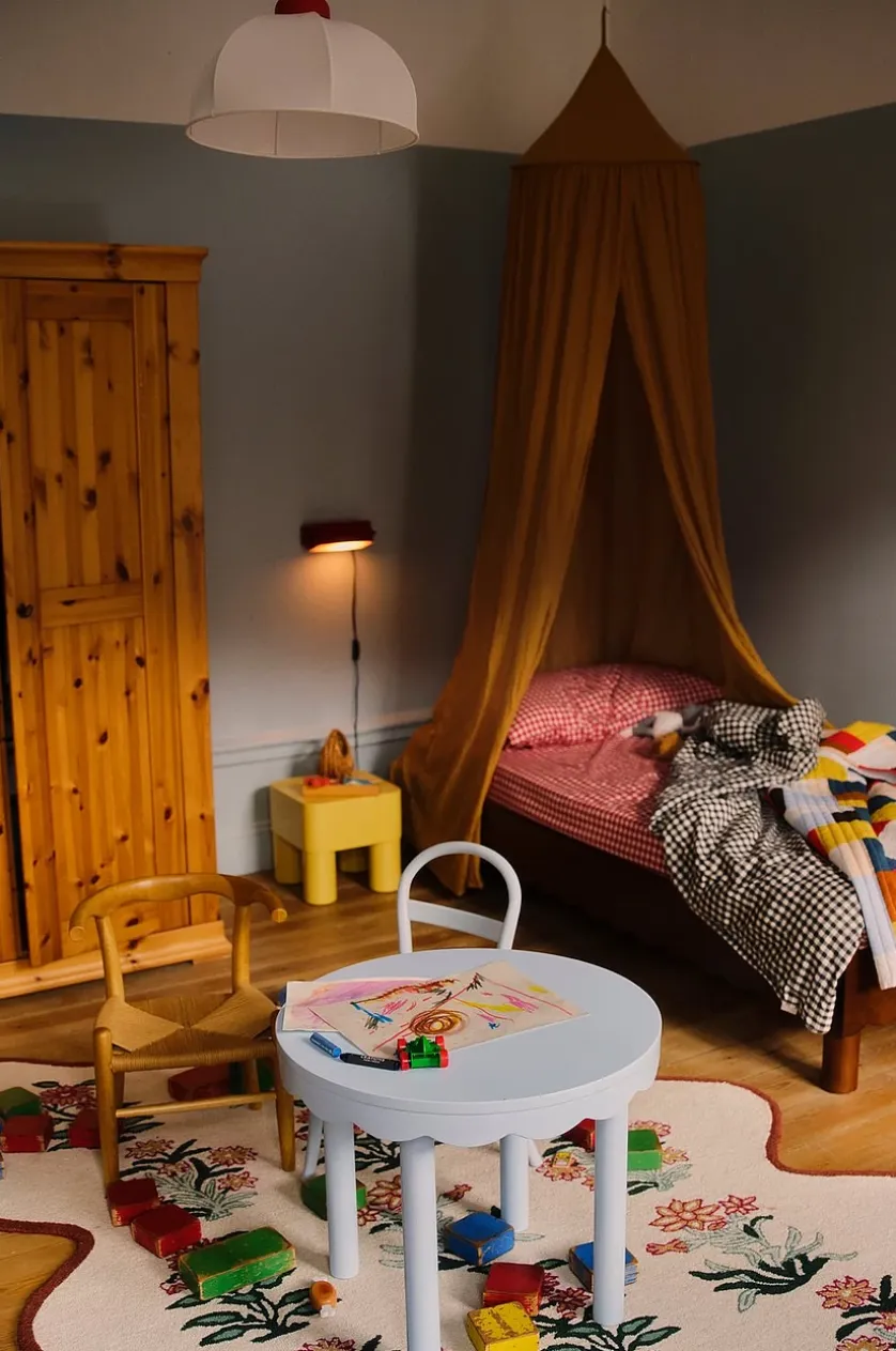 MERRILL MINI Kindertisch