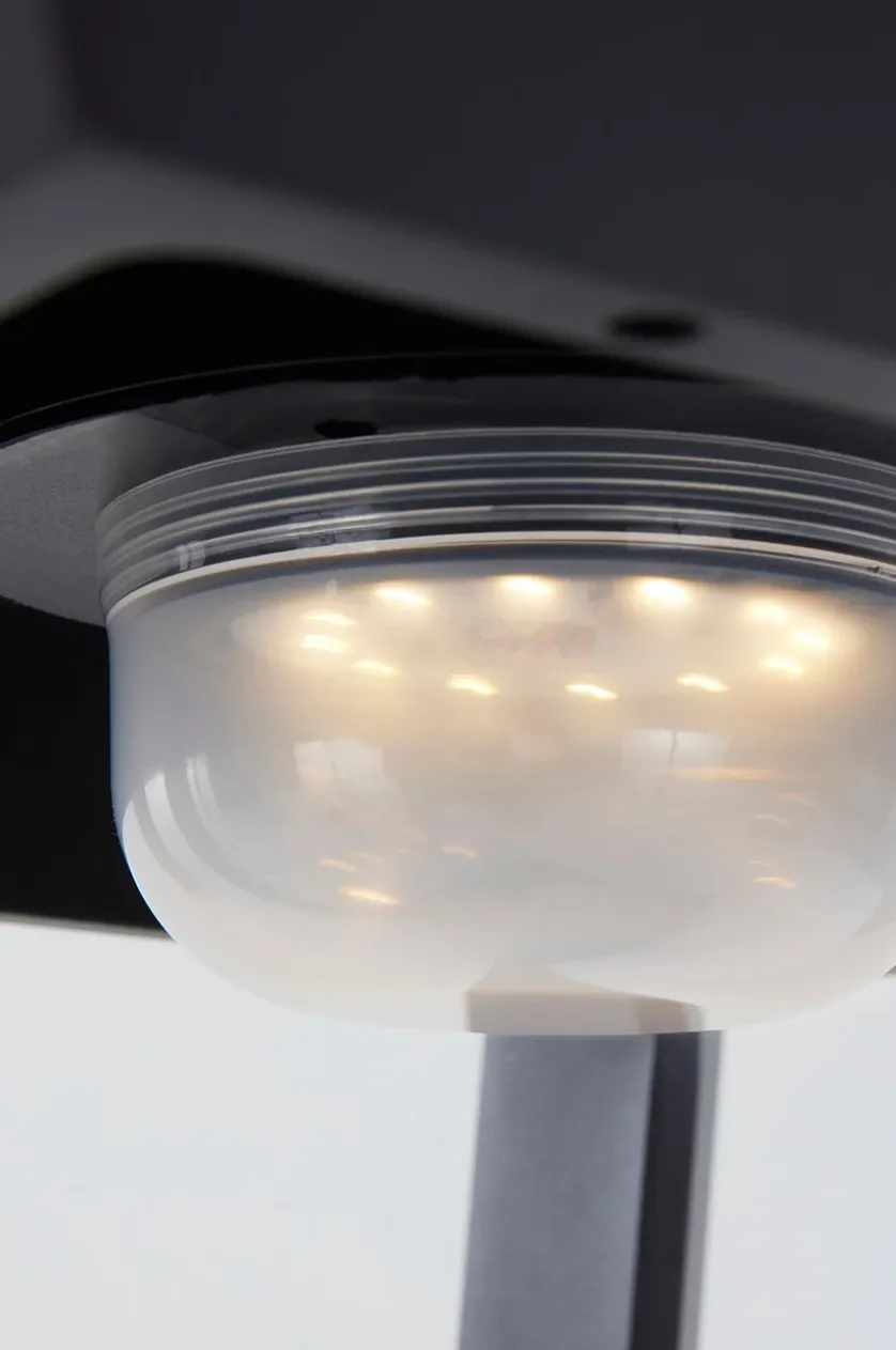 SOLO LED, solarbetriebener Tisch