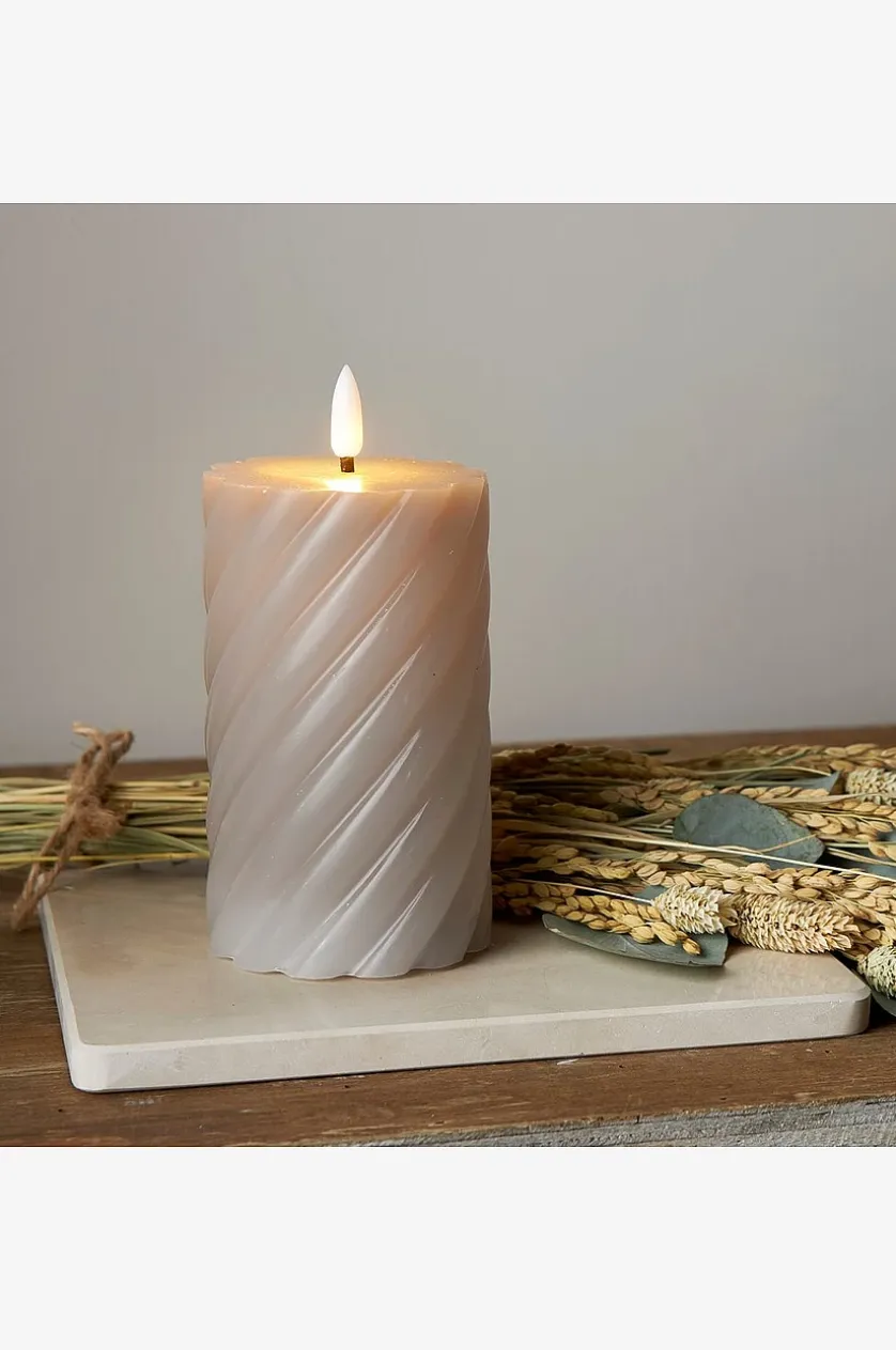 Stumpenkerze Flamme Swirl LED 15 cm